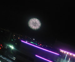 浜松駅と花火